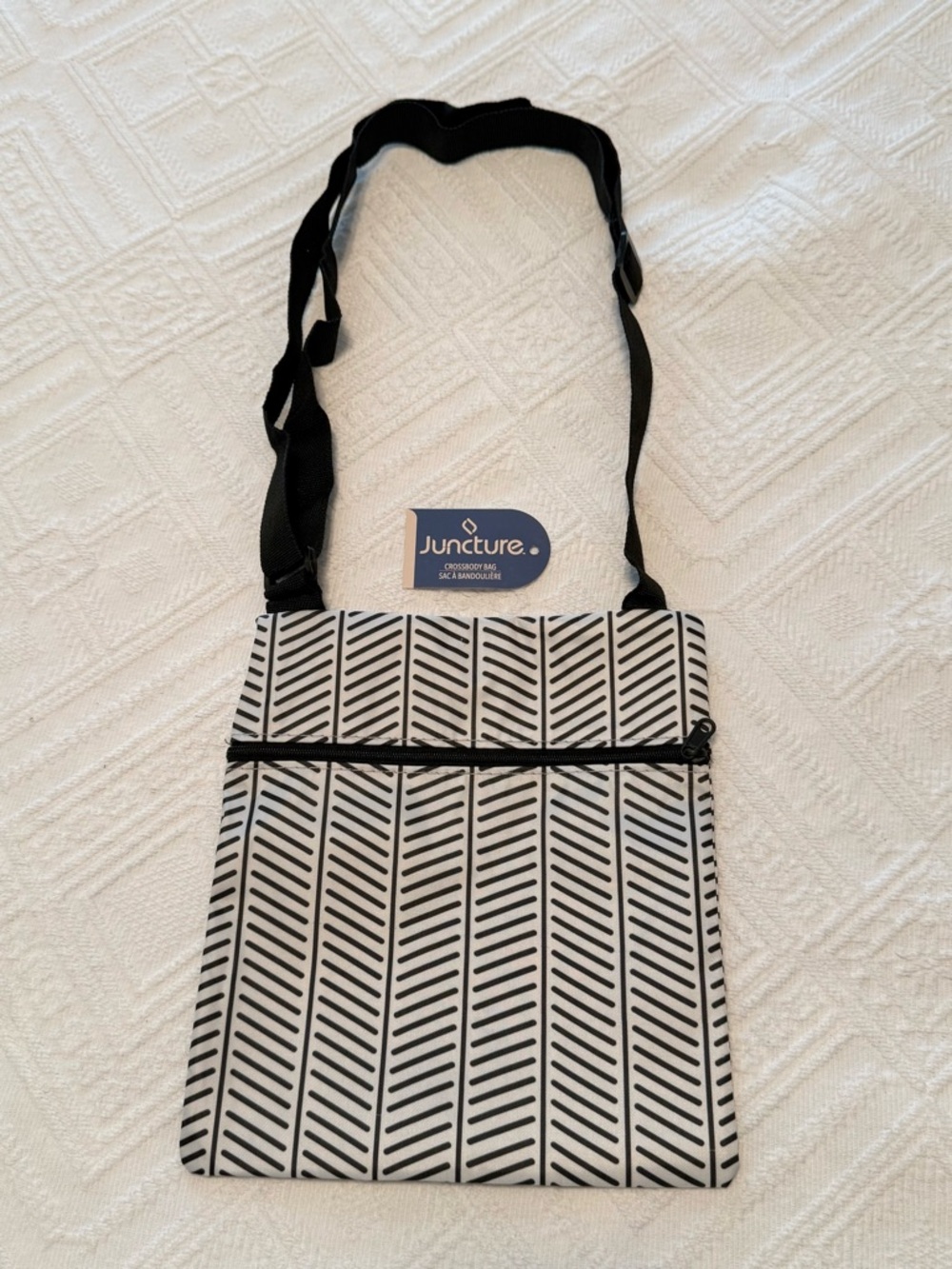 Crossbody bag - 8x9” - lightweight nylon - zipper - black & white - New!